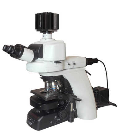 Kamera LUCIA připevněná na mikroskopu značky Nikon image